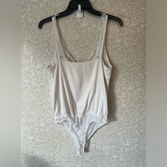 VICI small lace bodysuit - Picture 6 of 9